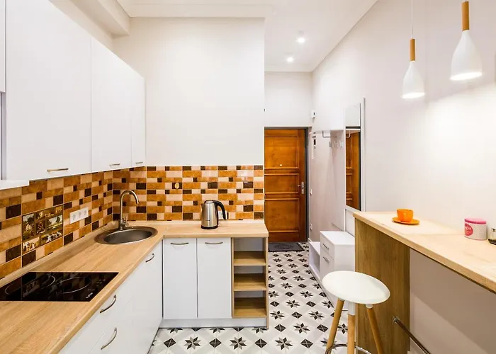 в центрі з дизайнерським ремонтом Apartment