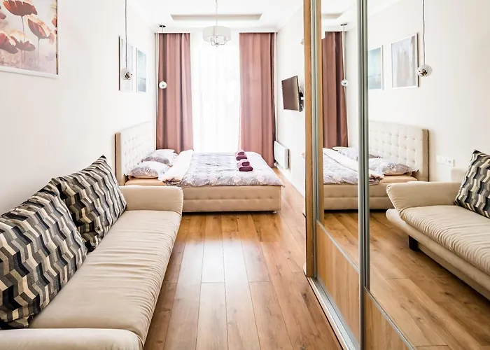 в центрі з дизайнерським ремонтом * Lviv