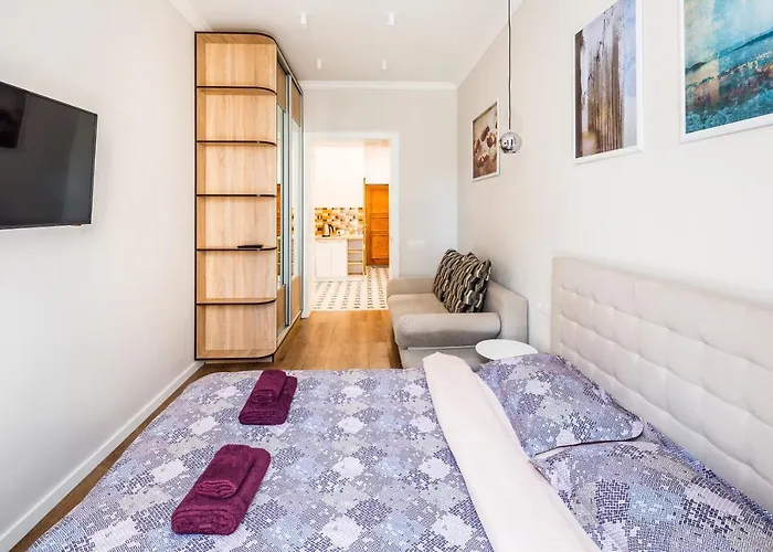 в центрі з дизайнерським ремонтом Apartment